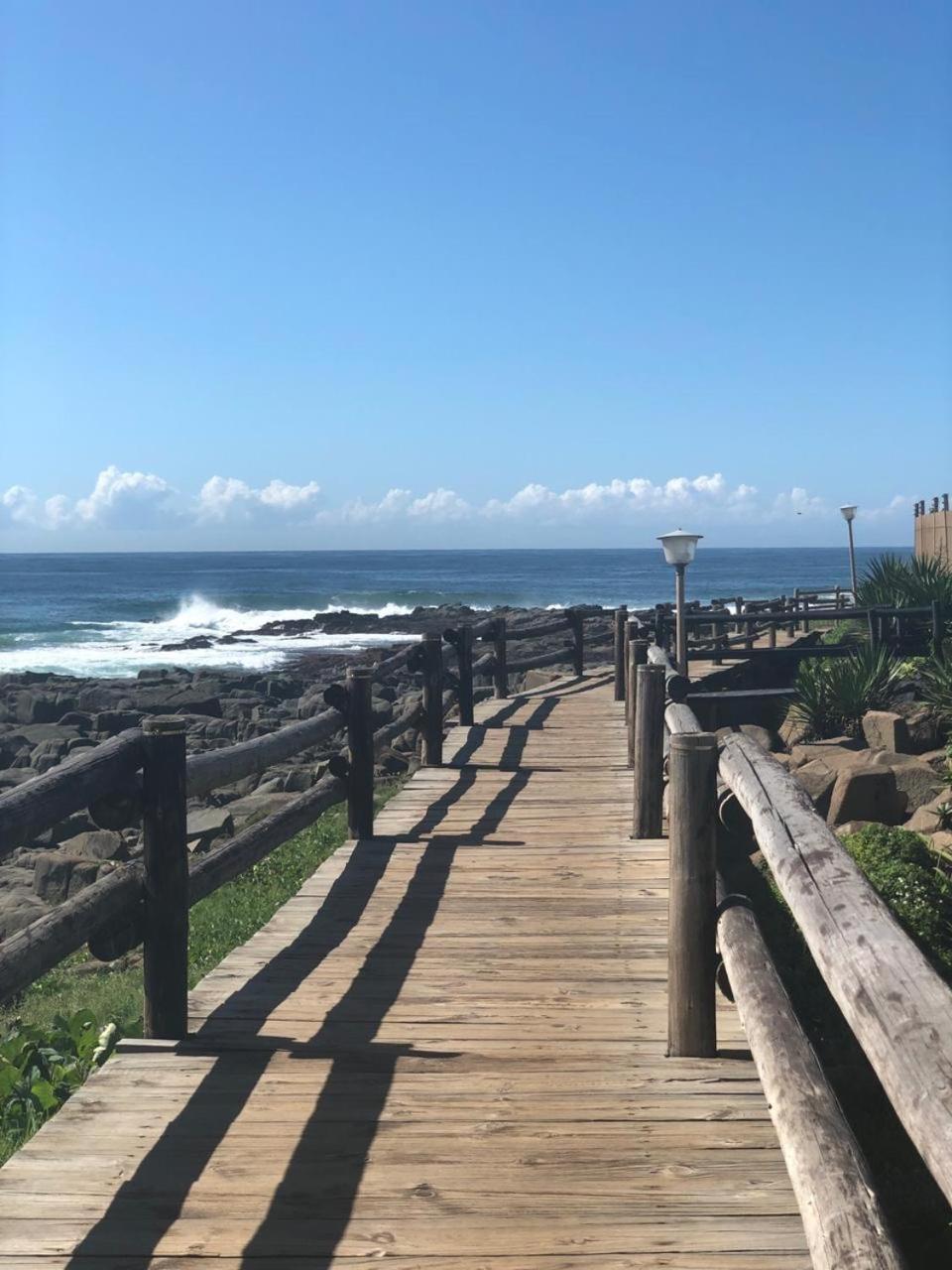 Sands Beach Breaks Beach Front Ballito Exterior photo